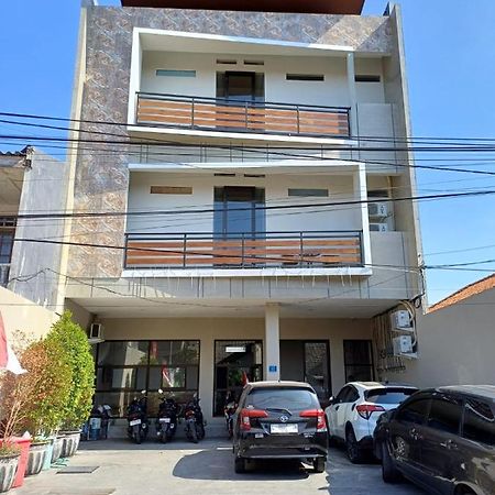 Phoenix Guest House 수라바야 외부 사진